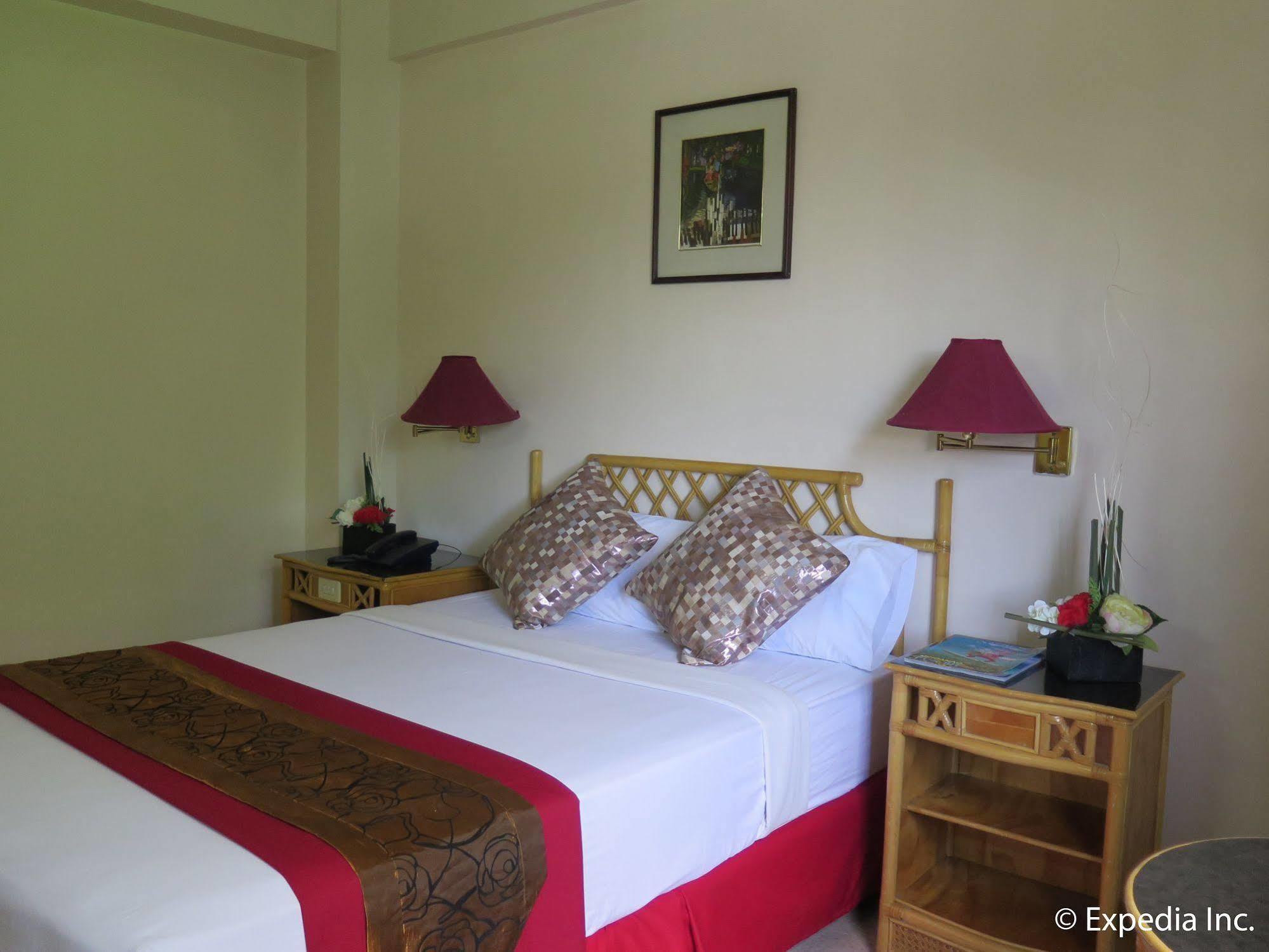 Oyo 414 Humberto'S Hotel Davao City Eksteriør bilde